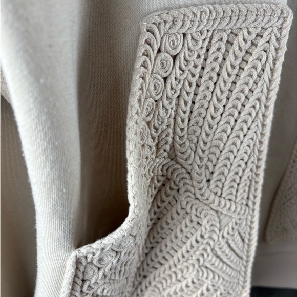 ZARA Women’s Light Beige Round Neck Sweatshirt Tricot Patch Pockets Size Medium - Picture 13 of 15